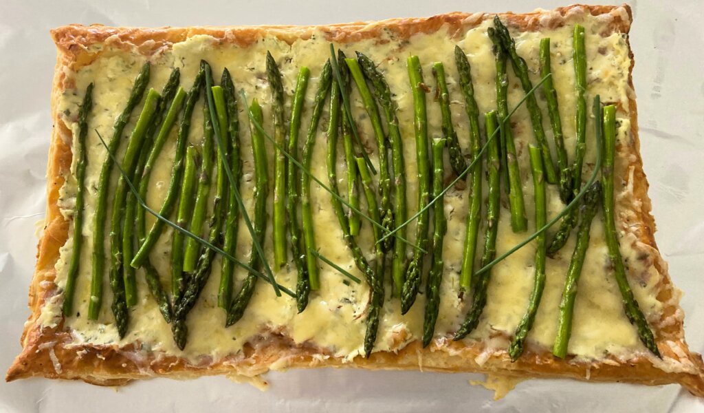 asparagus tart on puff pastry